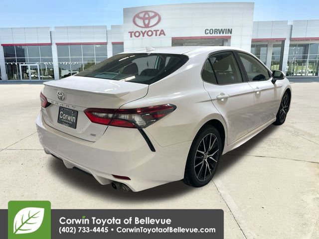 Used 2024 Toyota Camry SE image 8