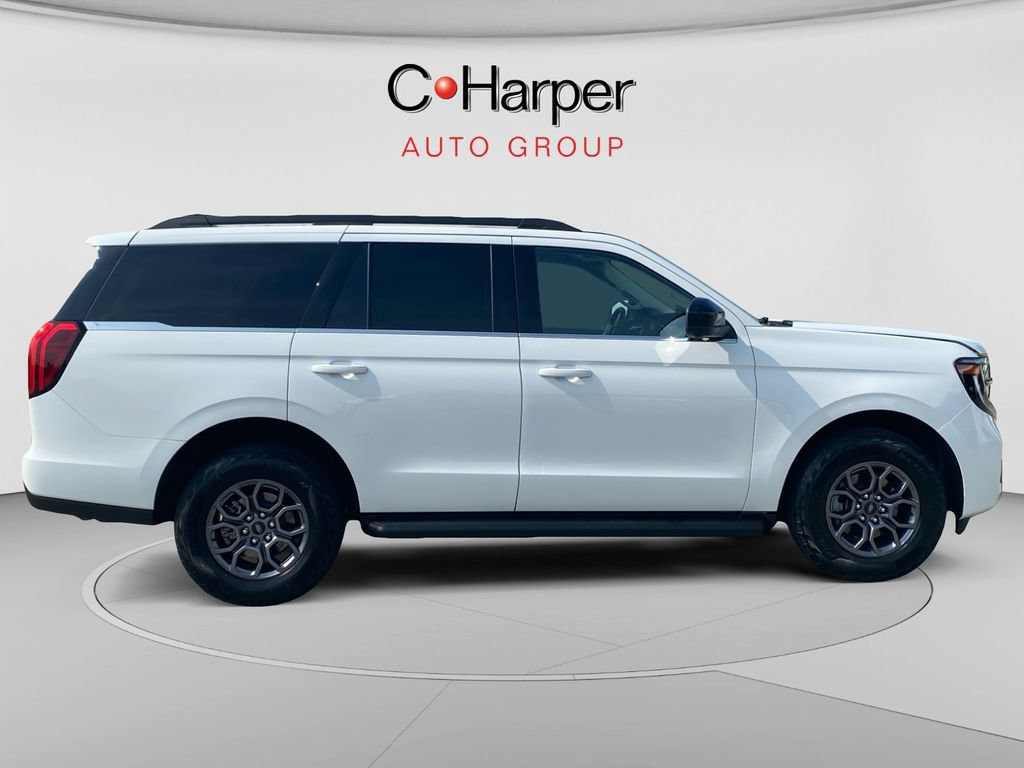 Used 2025 Ford Expedition Active AWD/4WD image 2