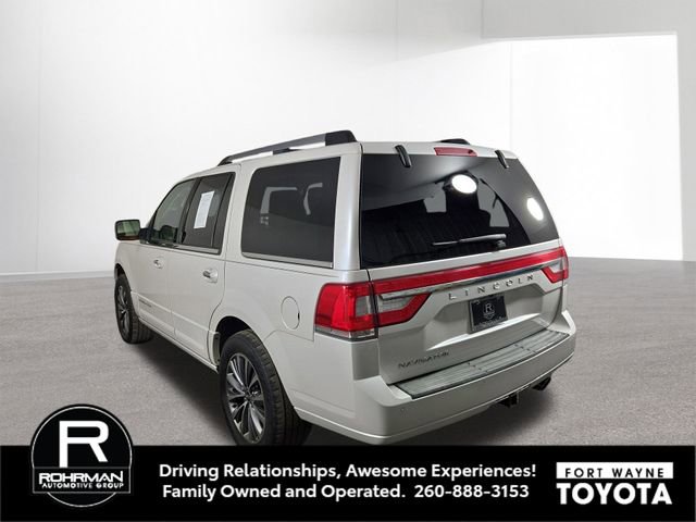Used 2017 Lincoln Navigator Select AWD/4WD image 9