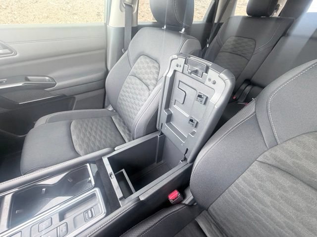 Certified 2026 Nissan Pathfinder SV FWD image 18