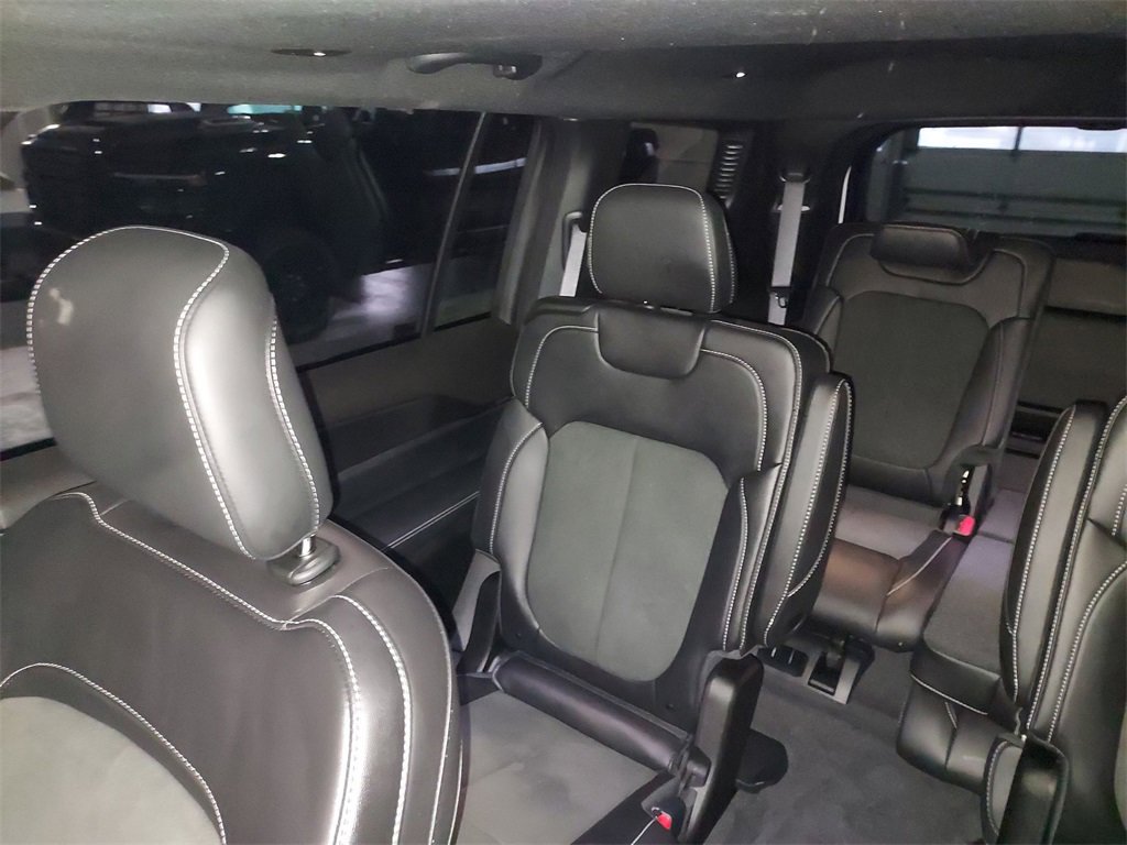 Used 2025 Jeep Grand Cherokee L Altitude image 12