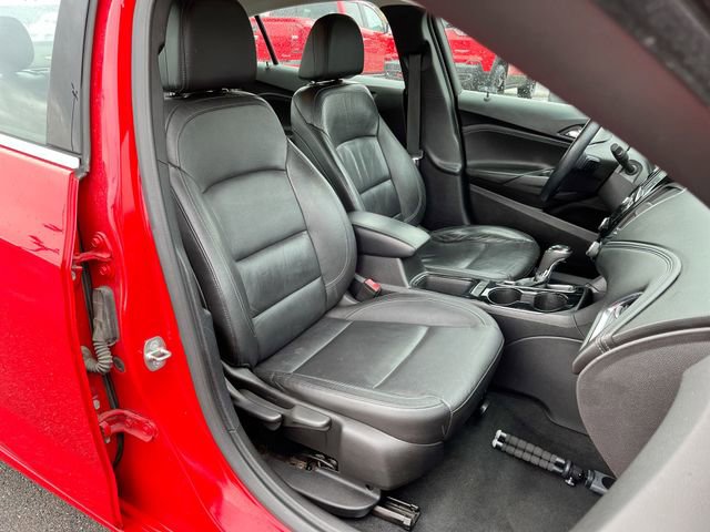 Used 2018 Chevrolet Cruze Premier image 25