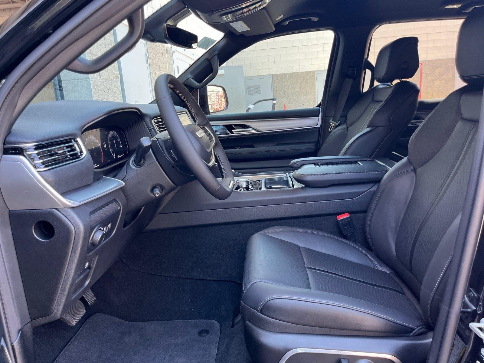 New 2026 Jeep Grand Wagoneer L Limited AWD/4WD image 12