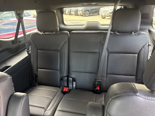 Certified 2023 Chevrolet Suburban Z71 w/ Luxury Package AWD/4WD image 29