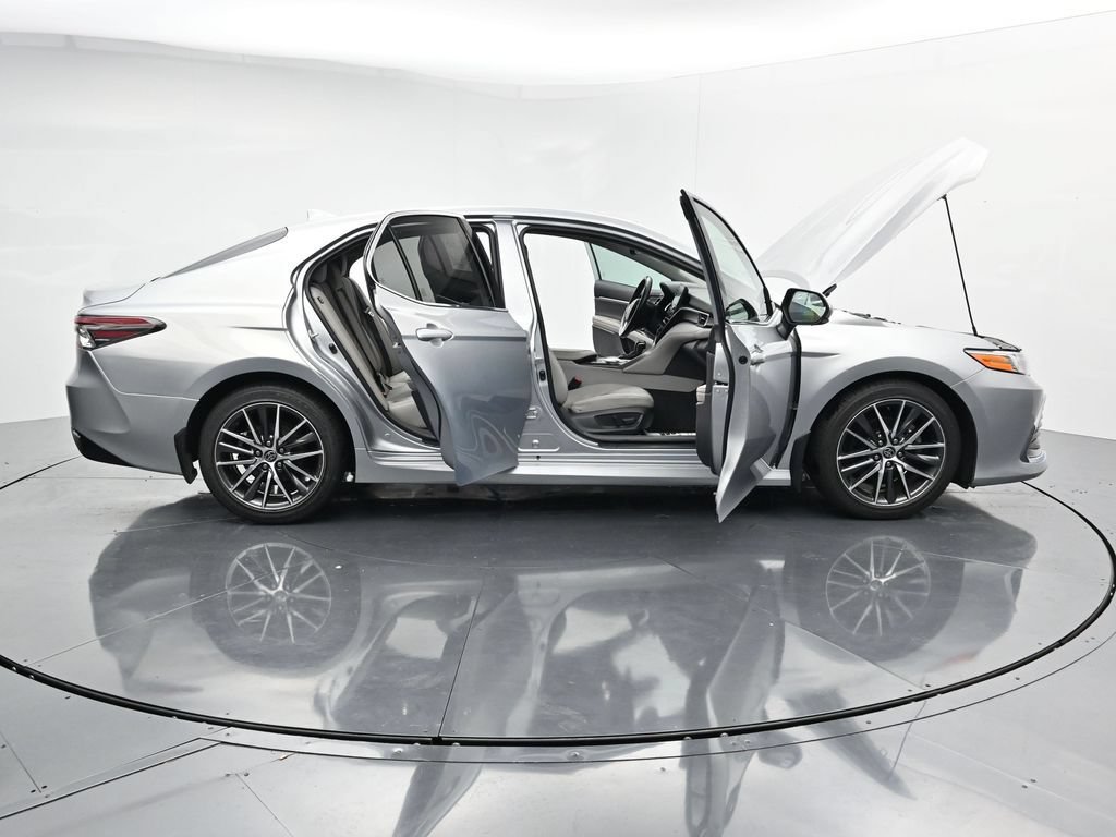 Used 2022 Toyota Camry XLE FWD image 41