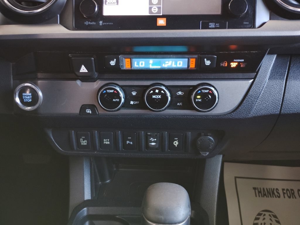 Used 2016 Toyota Tacoma TRD Sport RWD image 32