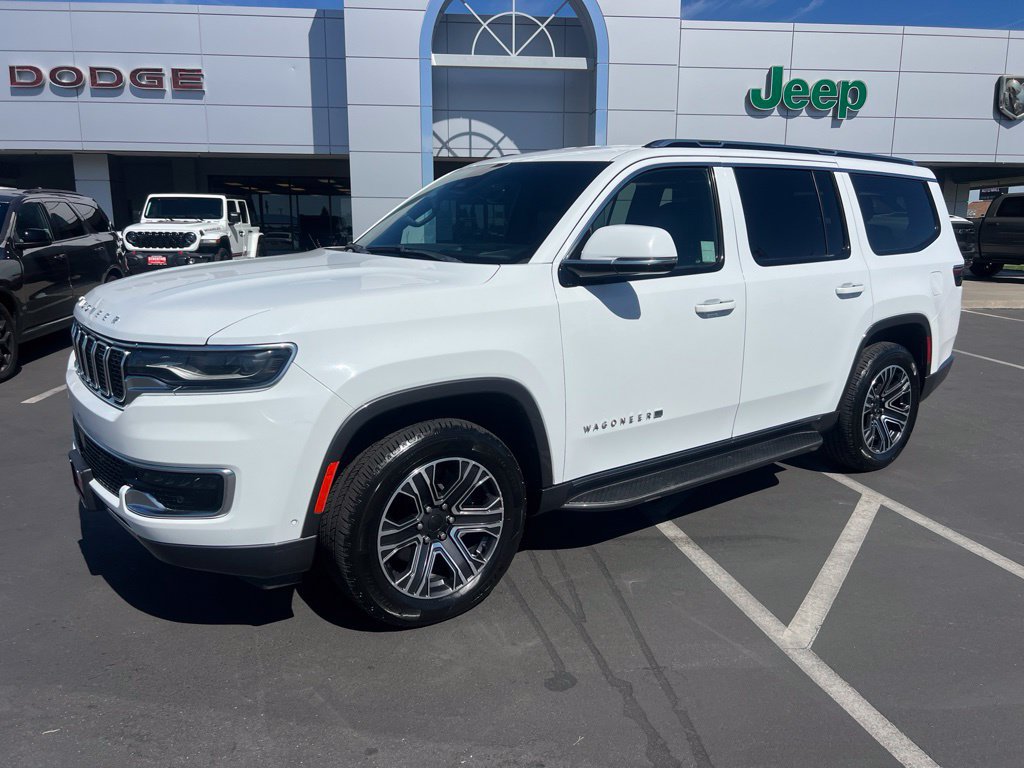 Used 2022 Jeep Wagoneer Series III AWD/4WD image 2