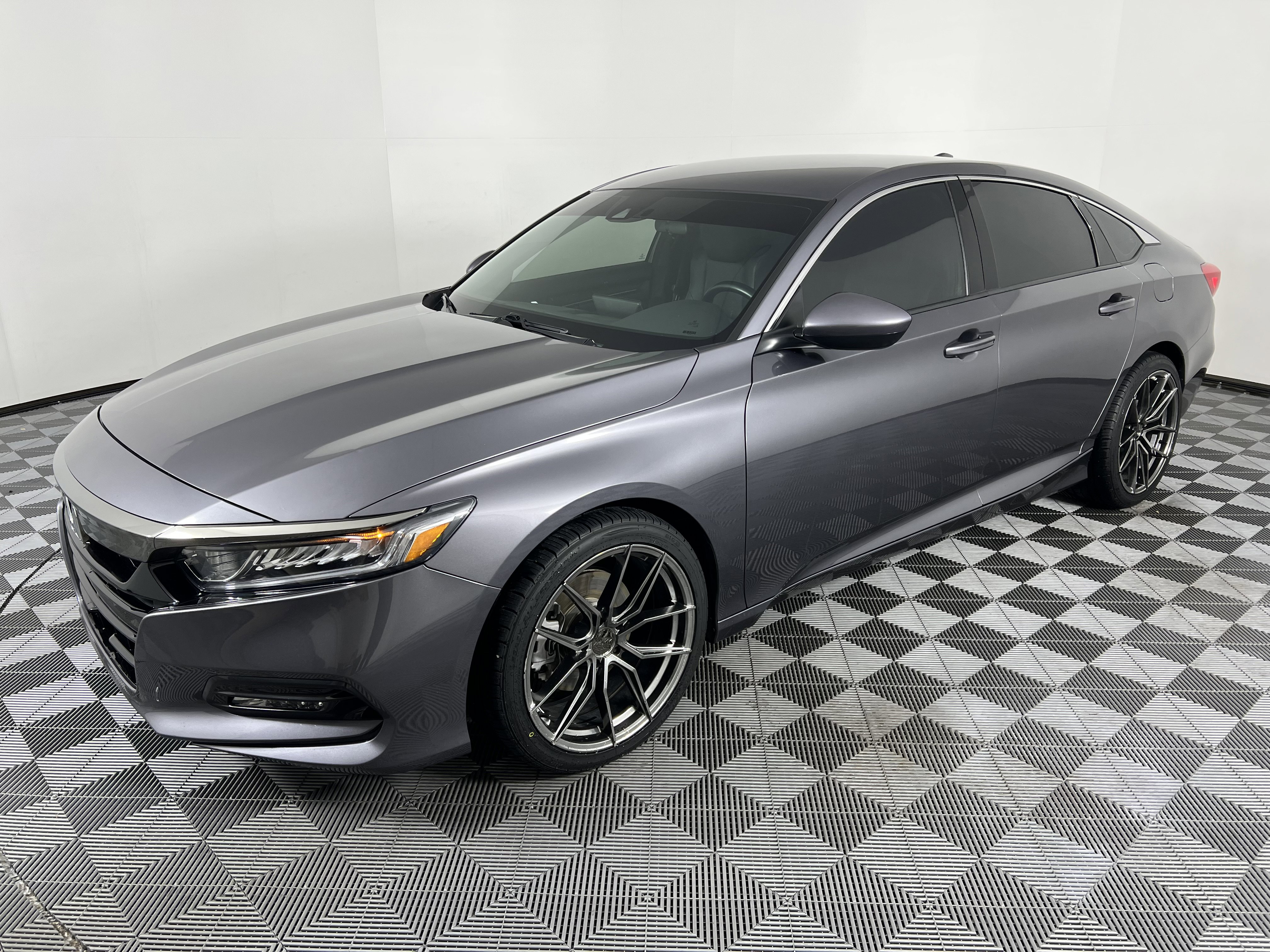 Used 2018 Honda Accord Sport image 8