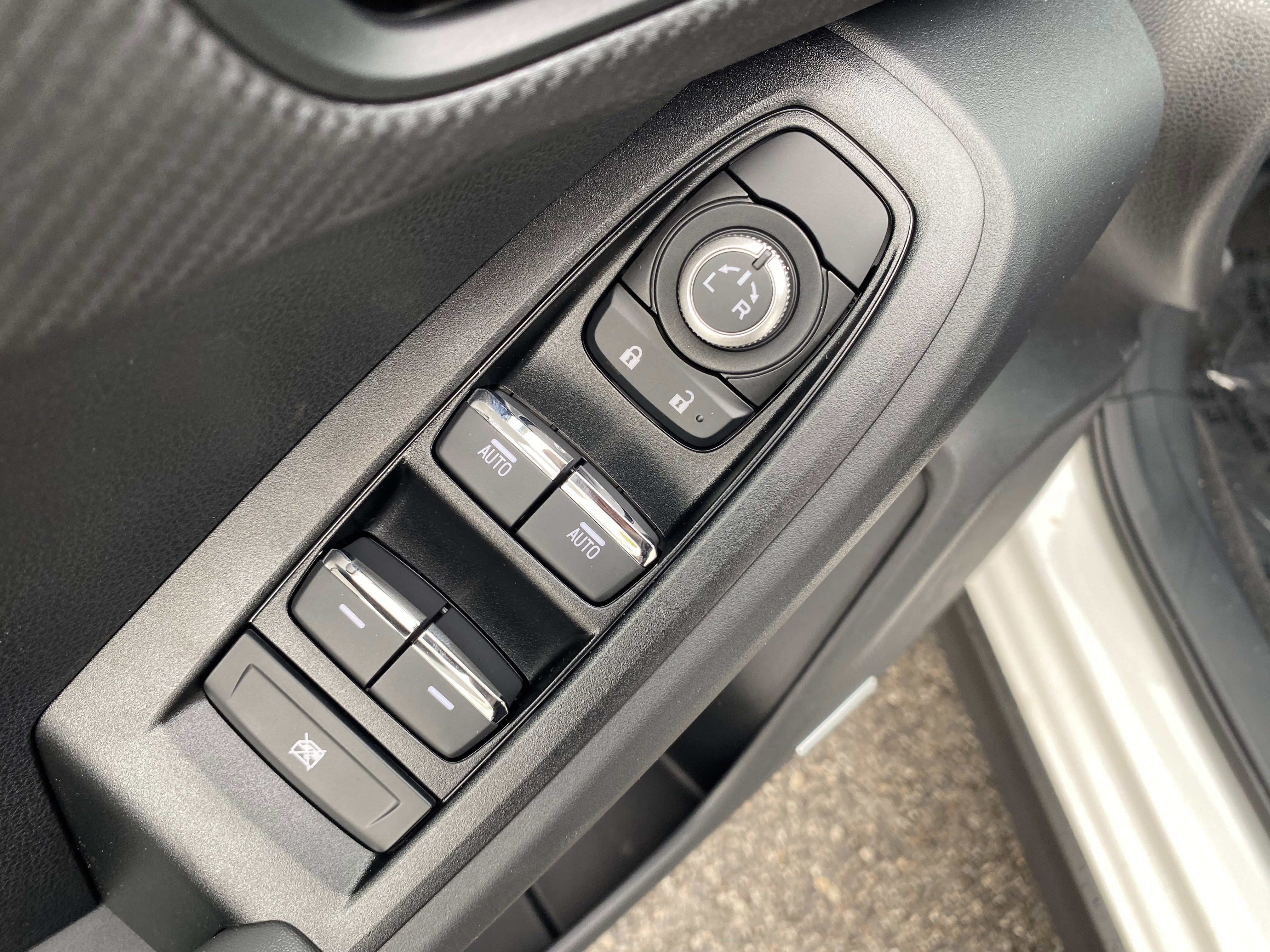 New 2025 Subaru Crosstrek 2.5i Limited w/ Crosstrek Mirror Package image 18