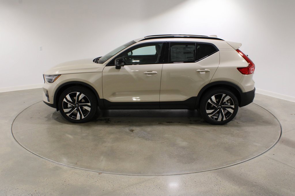 New 2026 Volvo XC40 B5 Ultra w/ Climate Package image 2