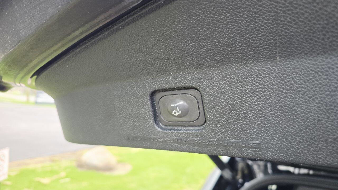 Used 2018 Ford Explorer Sport image 15