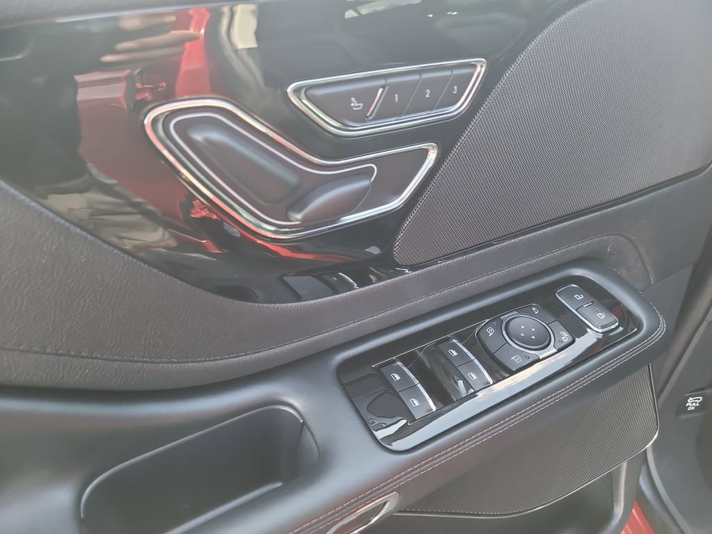 Certified 2025 Lincoln Aviator 2WD w/ Jet Appearance Package image 16