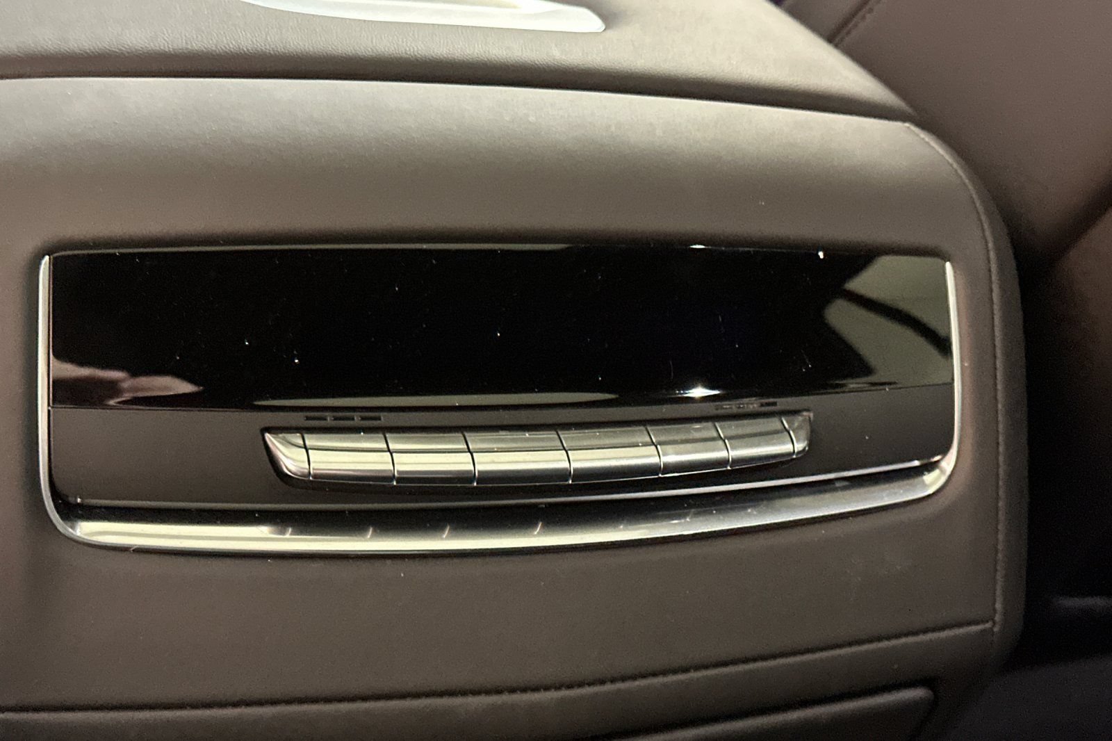 Certified 2025 Cadillac Escalade V w/ LPO, ONYX Package AWD/4WD image 40