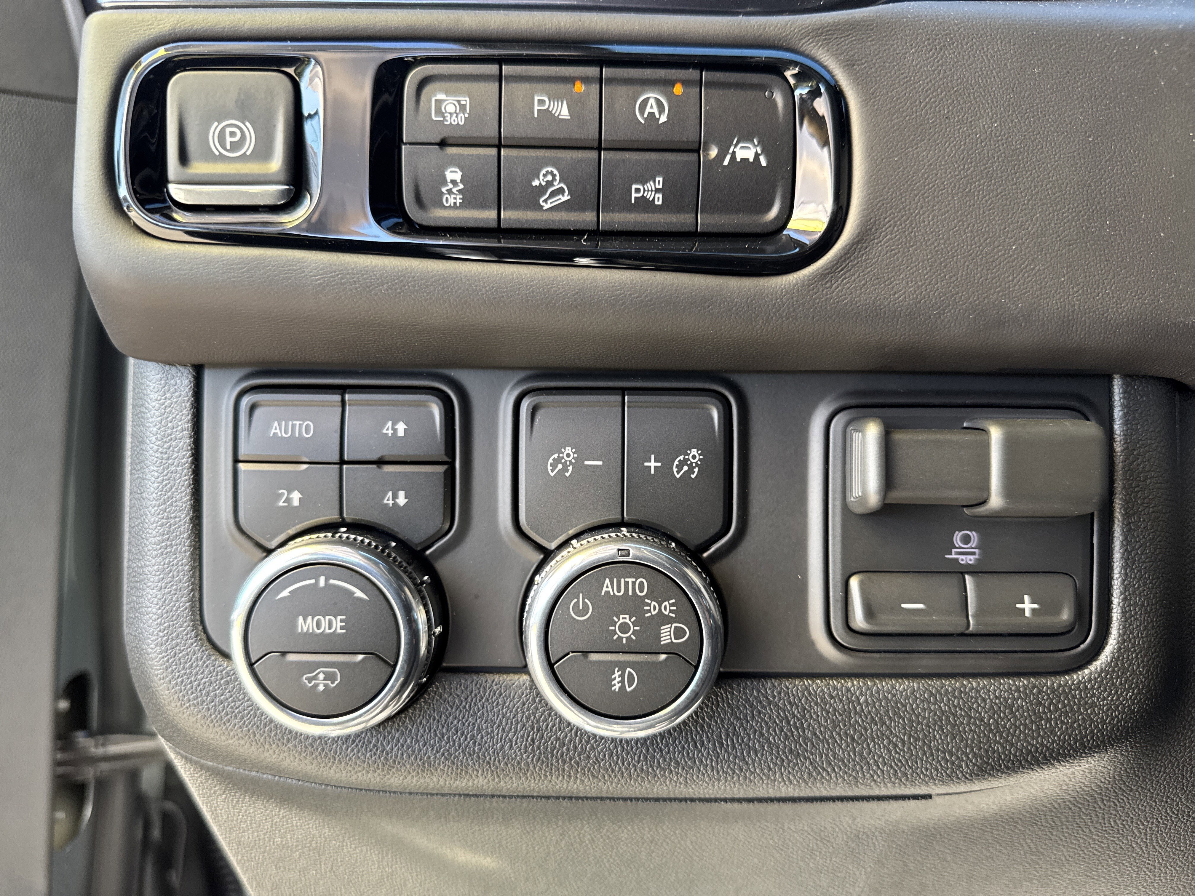 New 2026 GMC Yukon AT4 Ultimate image 18
