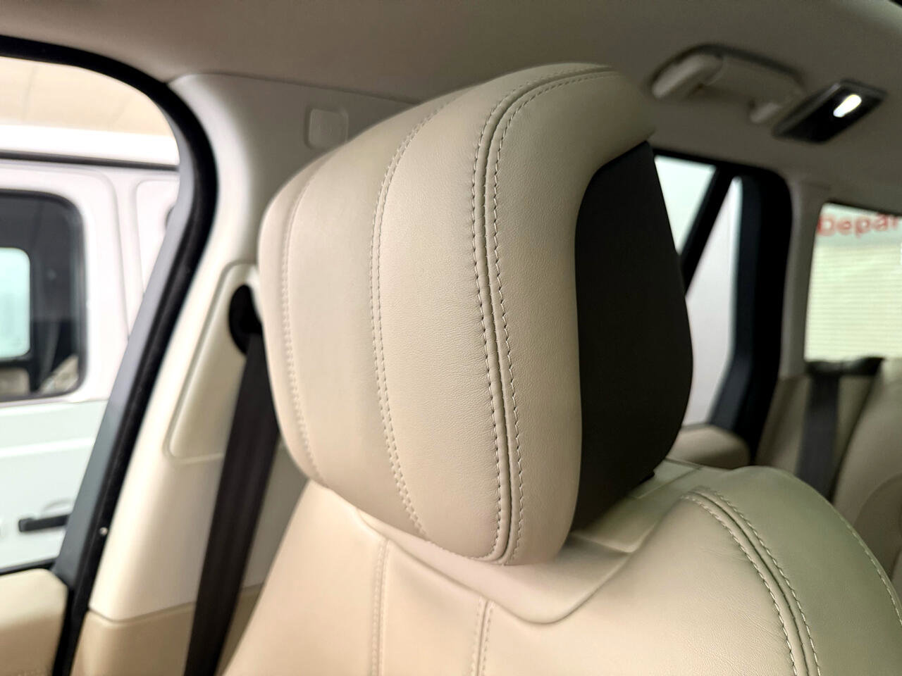 Used 2020 Land Rover Range Rover HSE image 29