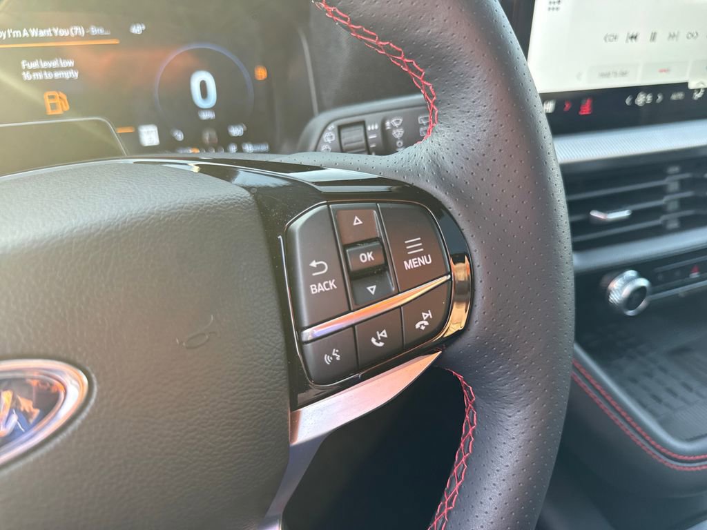 Used 2025 Ford Explorer ST-Line w/ Premium Package image 38