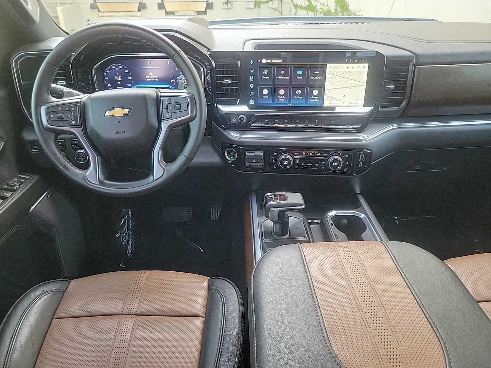 Used 2024 Chevrolet Silverado 1500 High Country w/ Technology Package AWD/4WD image 19