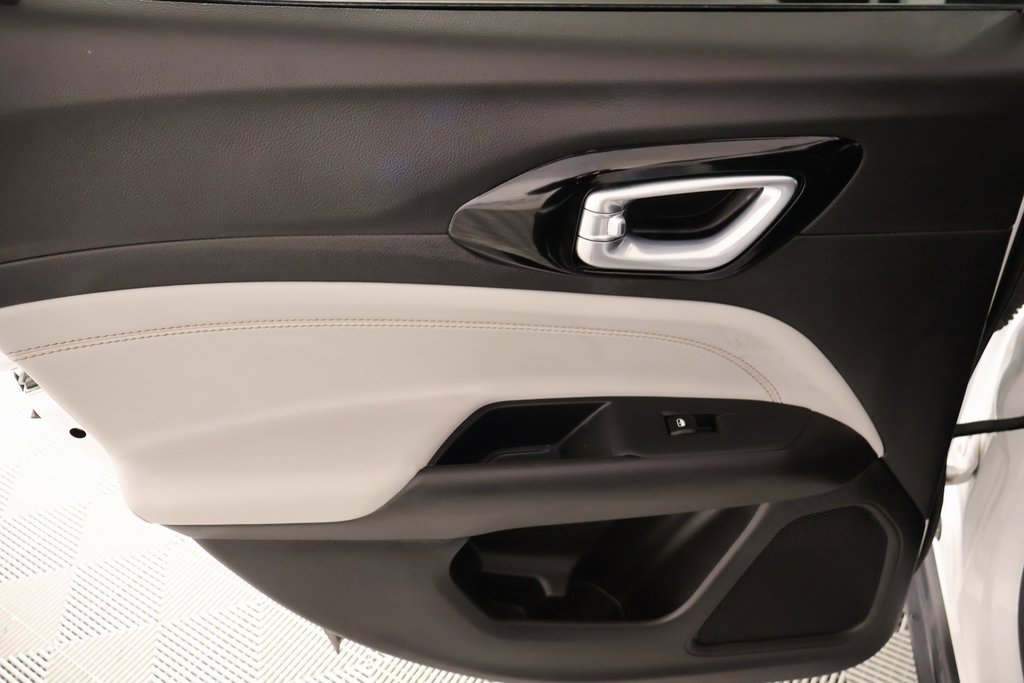 Used 2024 Jeep Compass Limited image 16