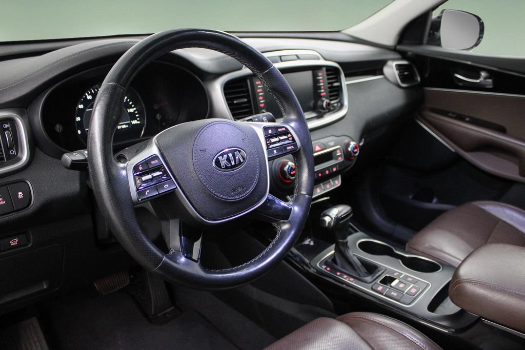 Used 2019 Kia Sorento SX w/ SX Touring Package AWD/4WD image 2