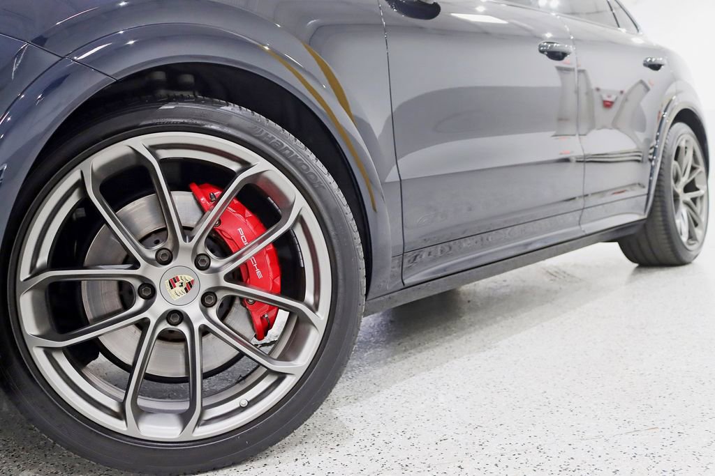 Used 2023 Porsche Cayenne GTS image 4
