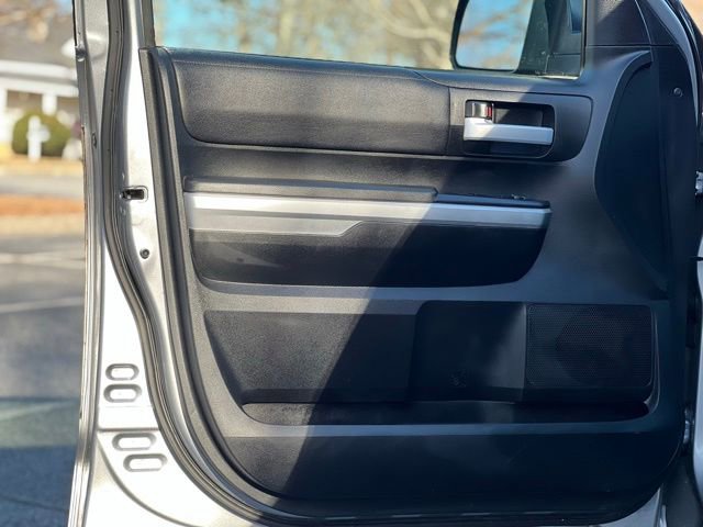 Used 2017 Toyota Tundra SR5 w/ SR5 Upgrade Package image 10