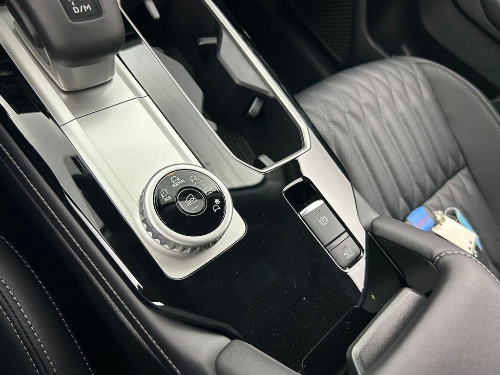 New 2026 Mitsubishi Outlander SEL FWD image 30