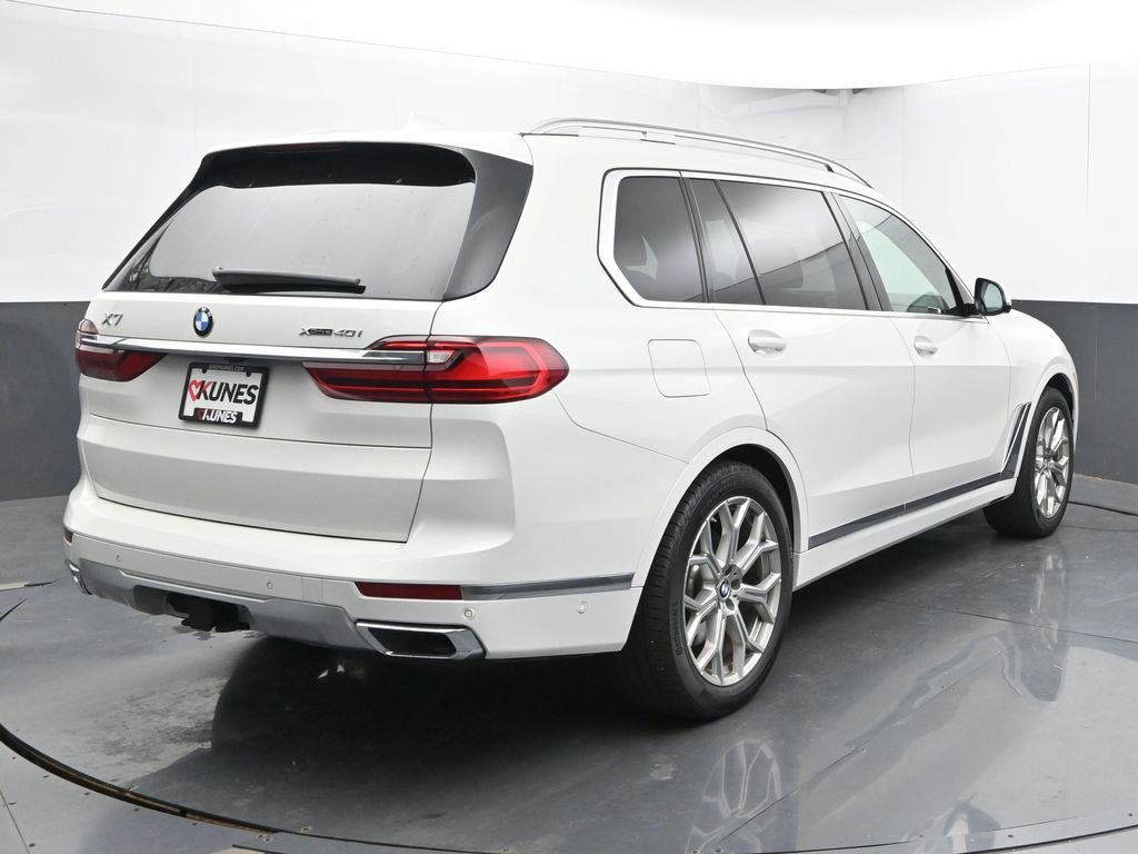 Used 2022 BMW X7 xDrive40i w/ Executive Package image 9