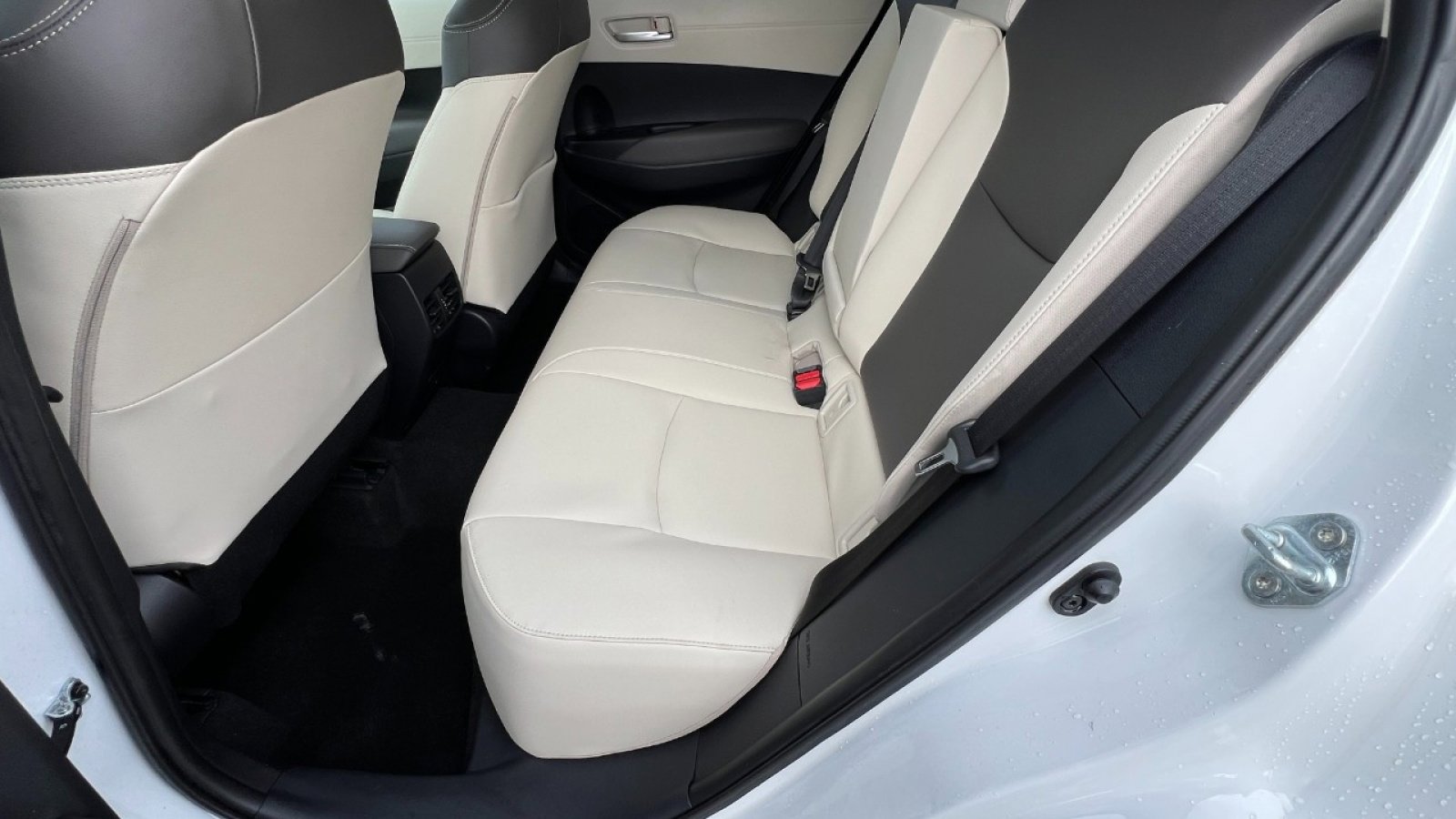 Used 2023 Toyota Corolla Cross XLE w/ Convenience Package image 25