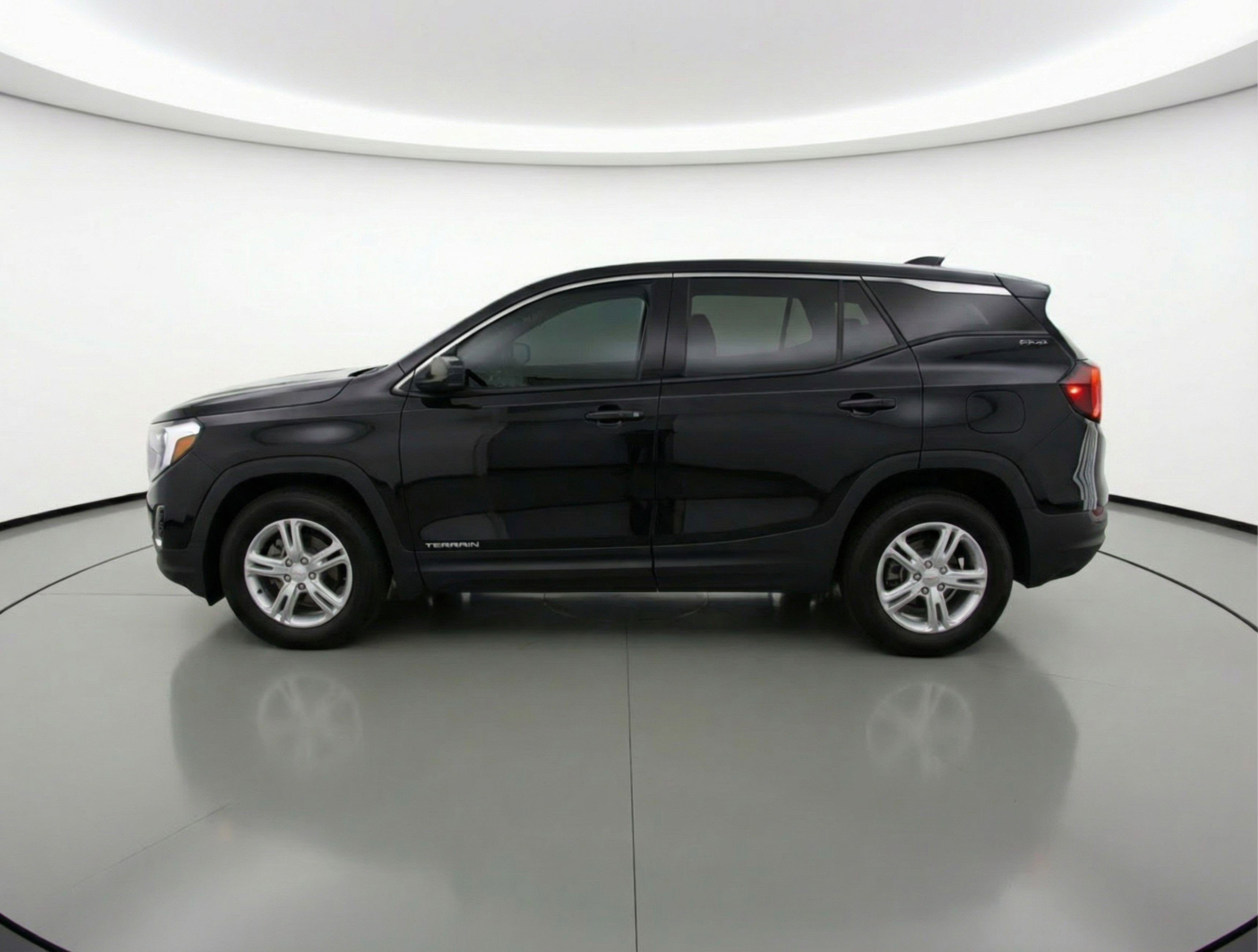 Used 2024 GMC Terrain SLE FWD image 5