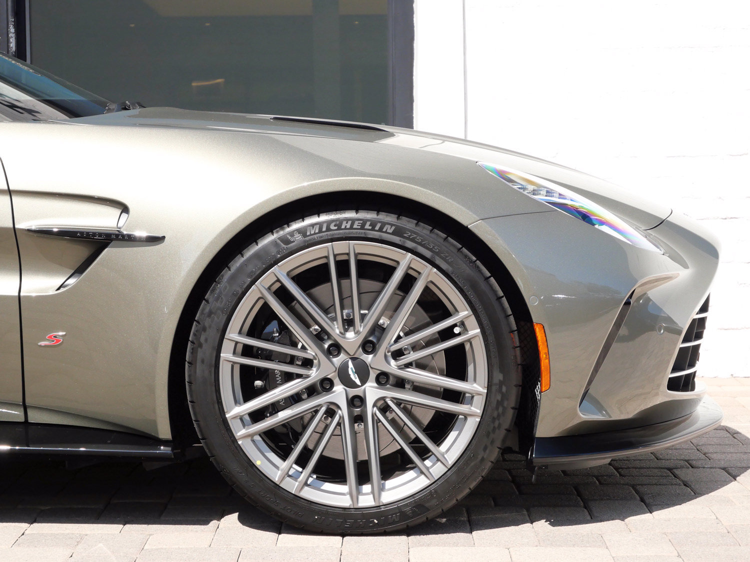 New 2026 Aston Martin V8 Vantage S RWD image 4