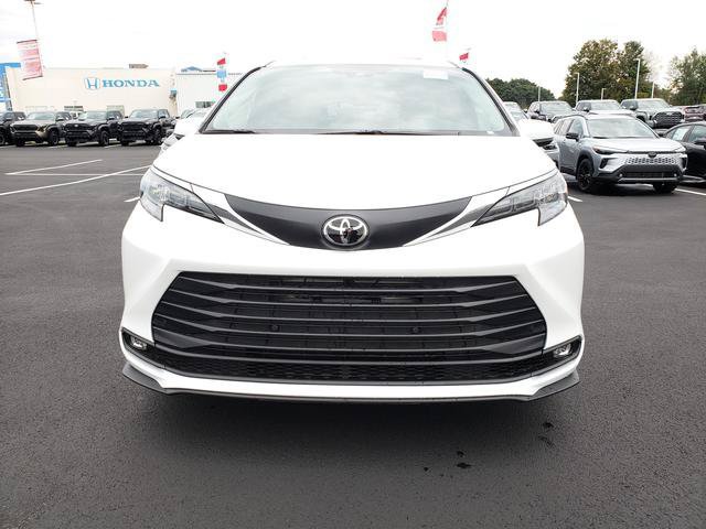 New 2026 Toyota Sienna XLE FWD image 2