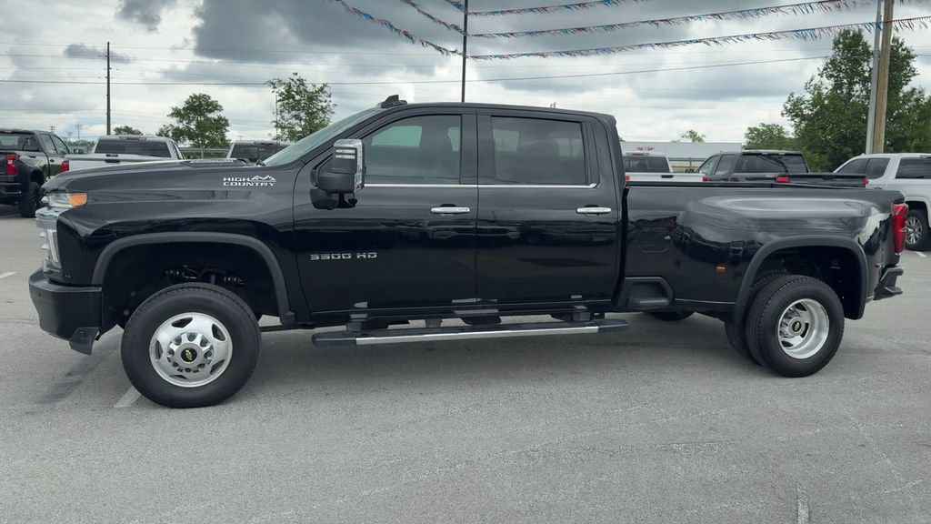 Used 2023 Chevrolet Silverado 3500 High Country AWD/4WD image 3