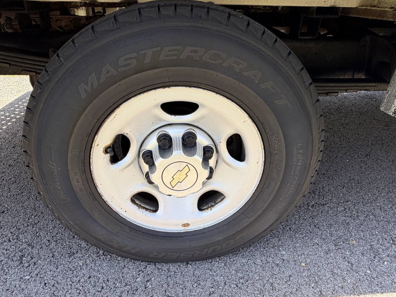 Used 2011 Chevrolet Express 3500 RWD image 22