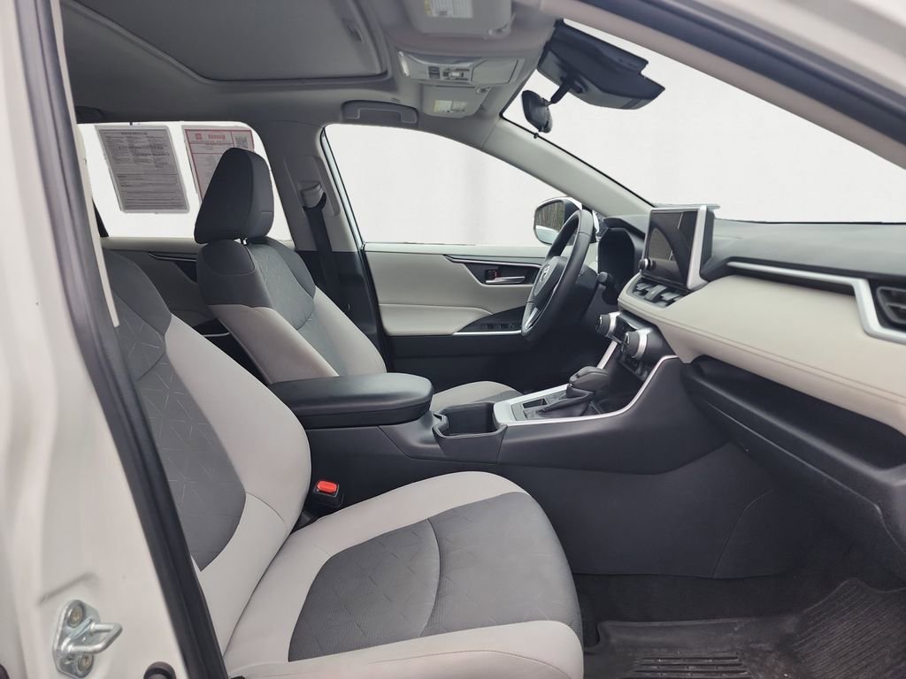 Used 2023 Toyota RAV4 XLE w/ Convenience Package image 15