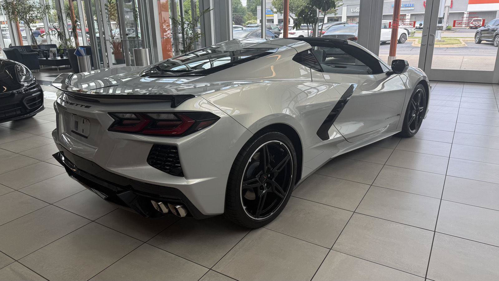 Used 2023 Chevrolet Corvette Stingray Coupe RWD image 3