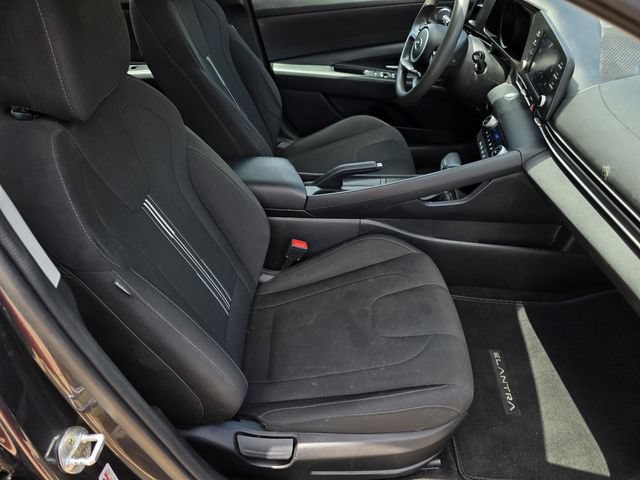 Used 2023 Hyundai Elantra SEL w/ Preferred Accessory Package FWD image 30