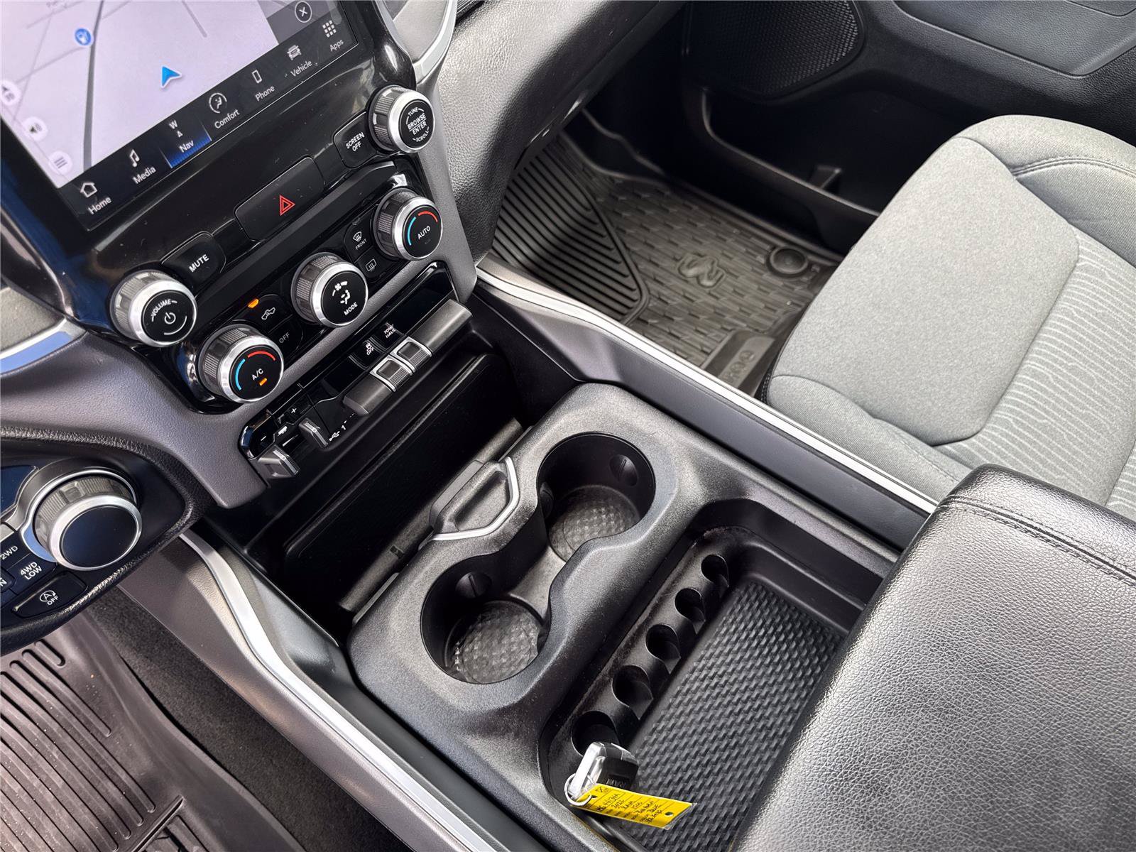 Used 2022 RAM 1500 Big Horn AWD/4WD image 29