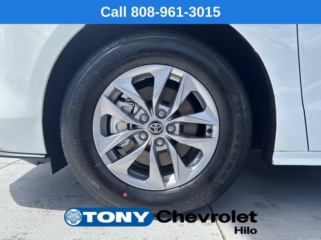 Used 2026 Toyota Sienna LE FWD image 19