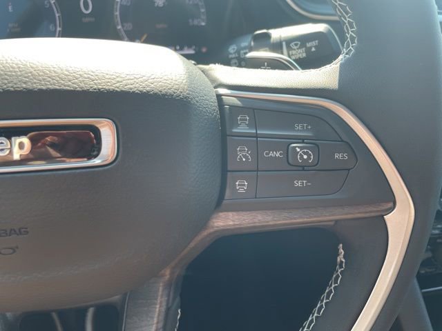 New 2025 Jeep Grand Cherokee Limited image 12