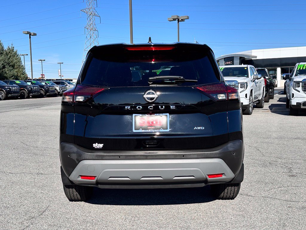Used 2023 Nissan Rogue S AWD/4WD image 9