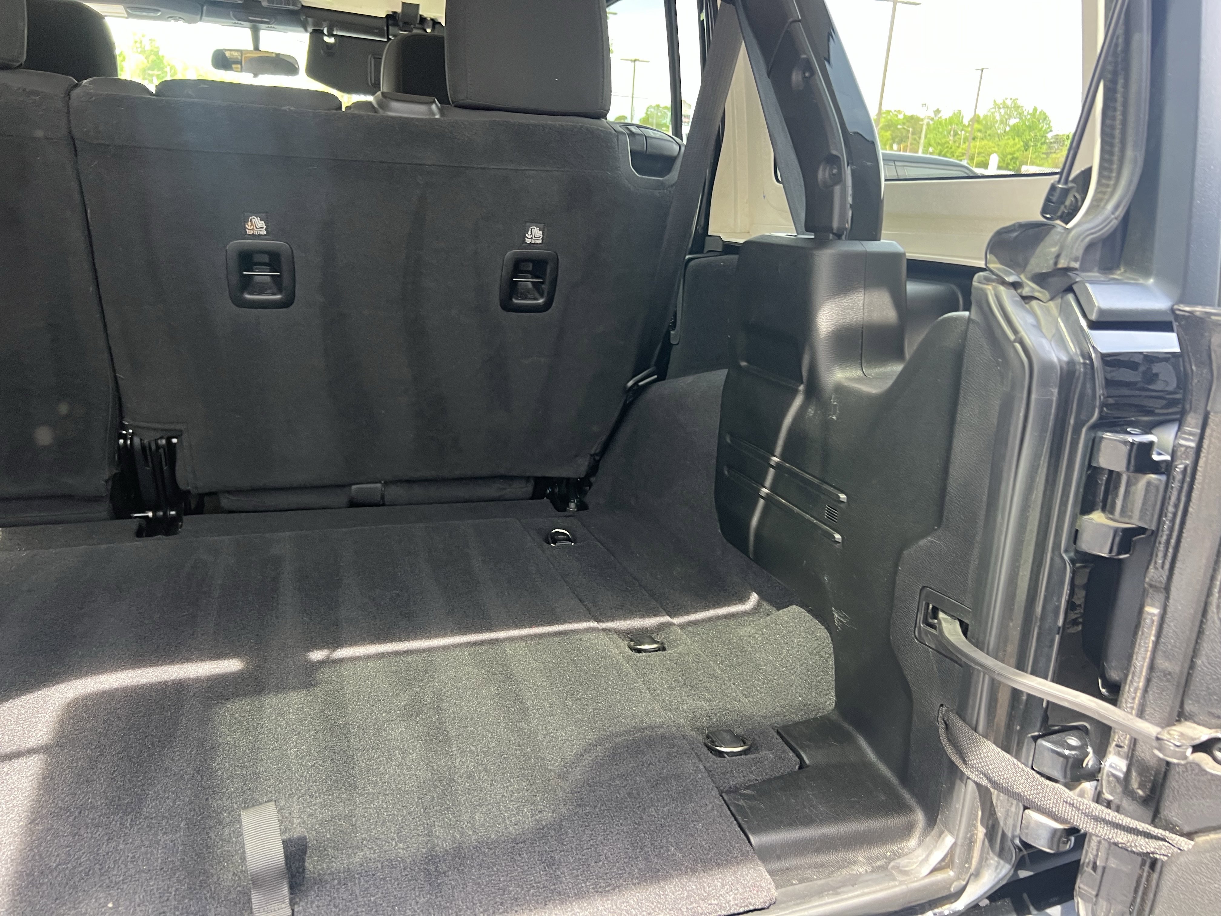 Used 2021 Jeep Wrangler Unlimited Rubicon AWD/4WD image 34