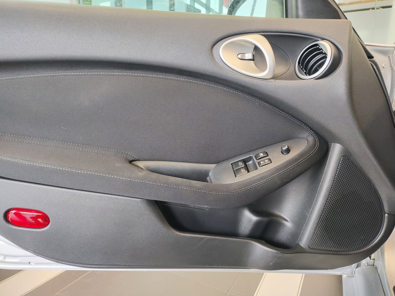 Used 2017 Nissan 370Z Coupe RWD image 24