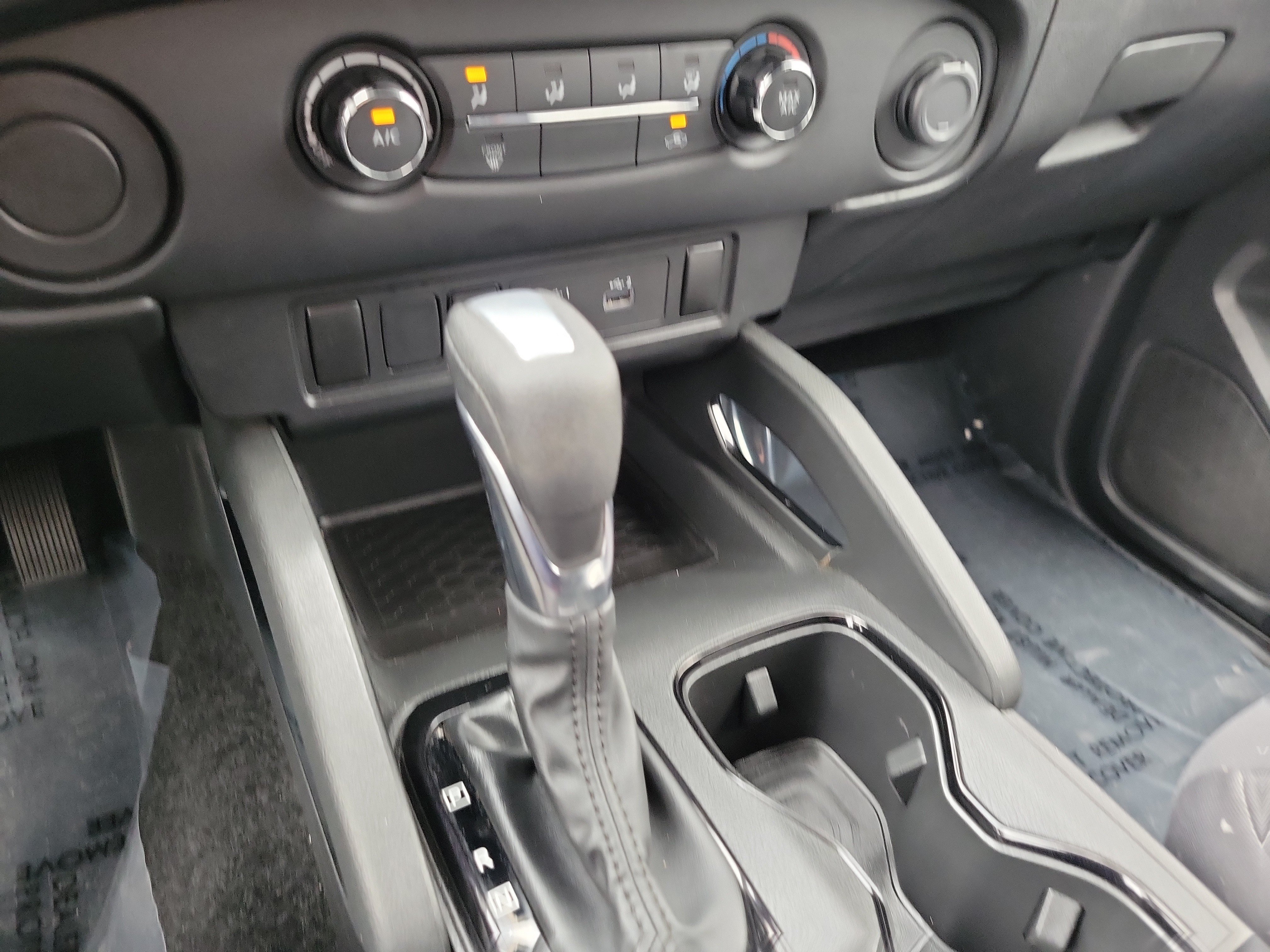 Used 2023 Nissan Frontier SV w/ Midnight Edition Package RWD image 21