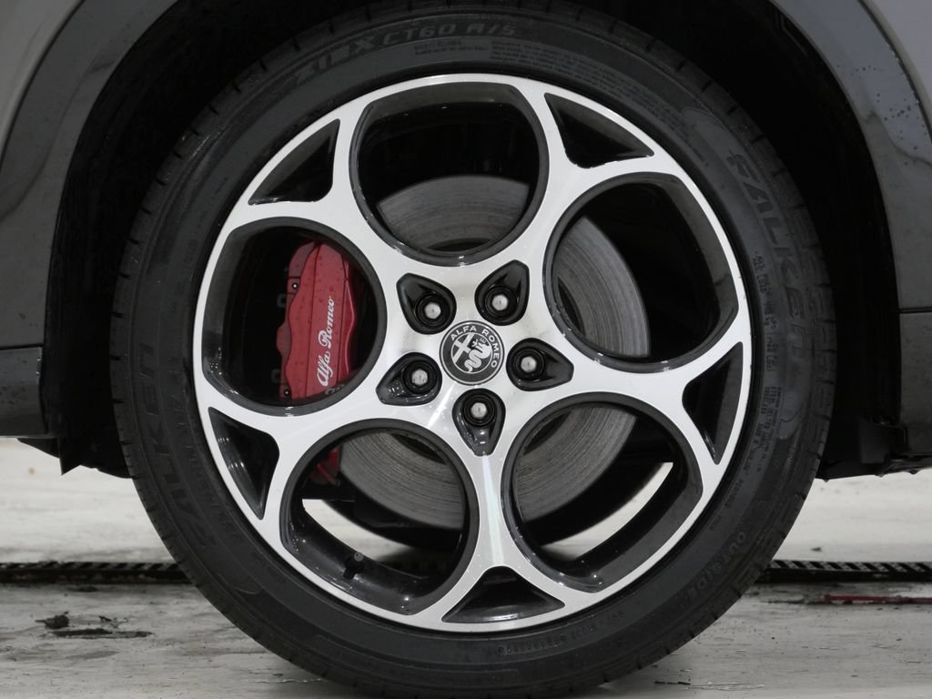 Used 2024 Alfa Romeo Tonale Ti AWD/4WD image 10