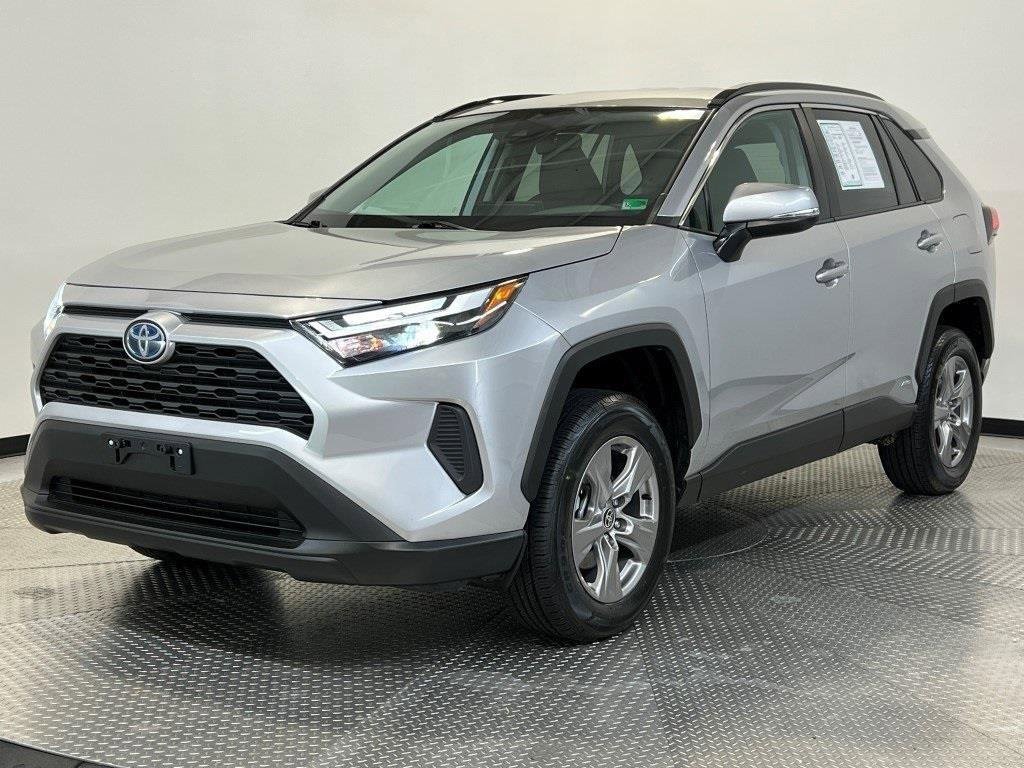 Used 2024 Toyota RAV4 XLE image 3