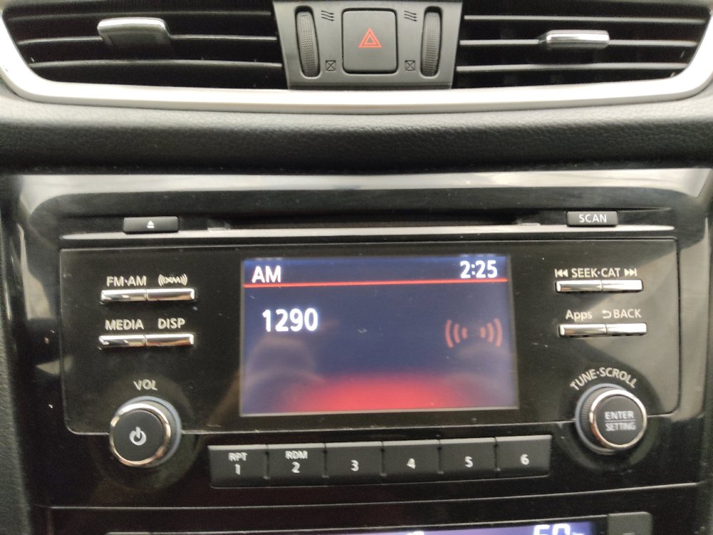 Used 2016 Nissan Rogue SV AWD/4WD image 25