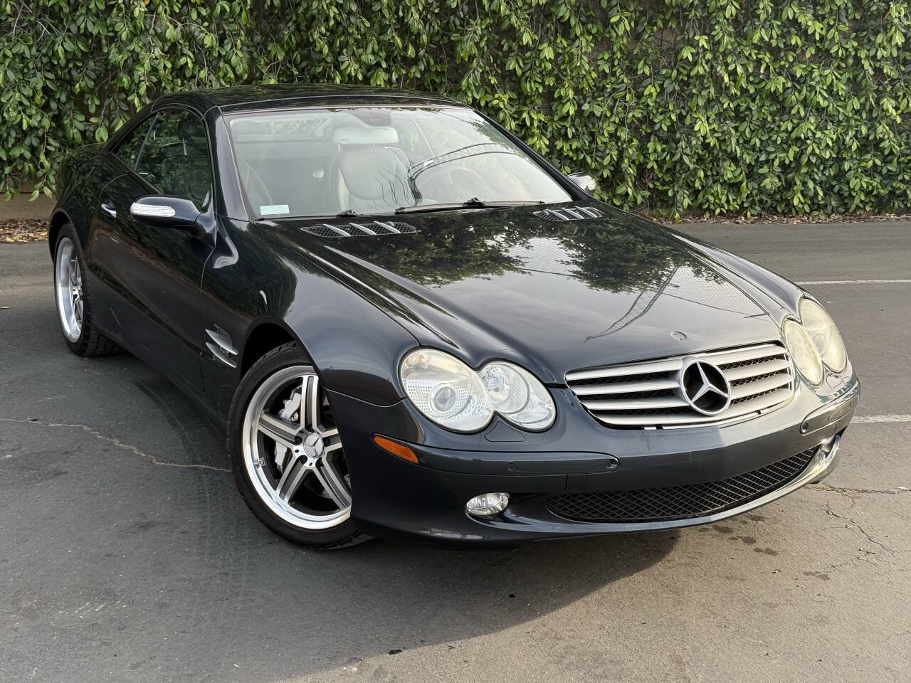 Used 2005 Mercedes-Benz SL 600 image 2