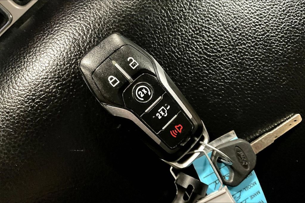 Used 2016 Ford F150 Lariat w/ Equipment Group 501A Mid image 13