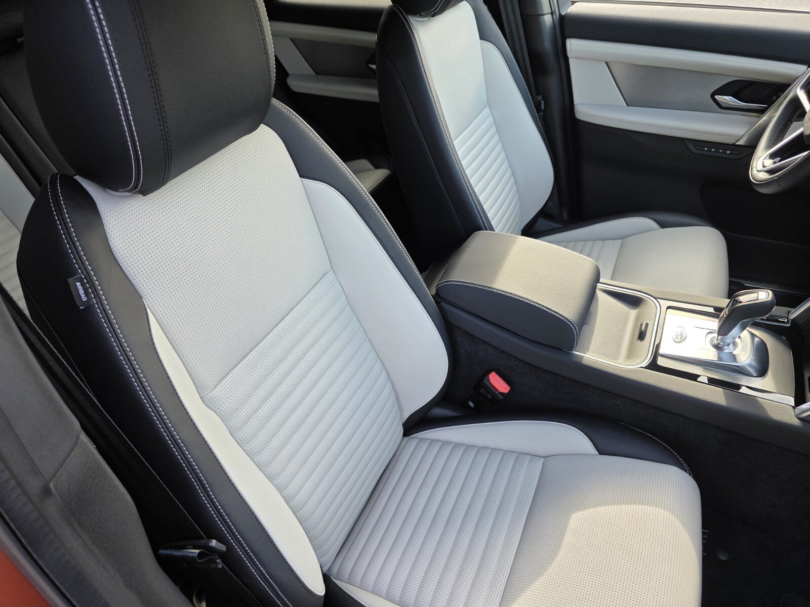 Certified 2022 Land Rover Discovery Sport SE R-Dynamic AWD/4WD image 23