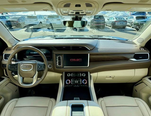 Used 2022 GMC Yukon Denali w/ Denali Premium Package image 24